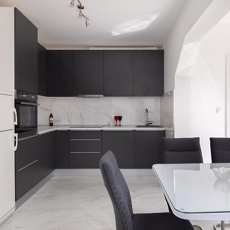 City Apartment Domagoj オミシュ エクステリア 写真