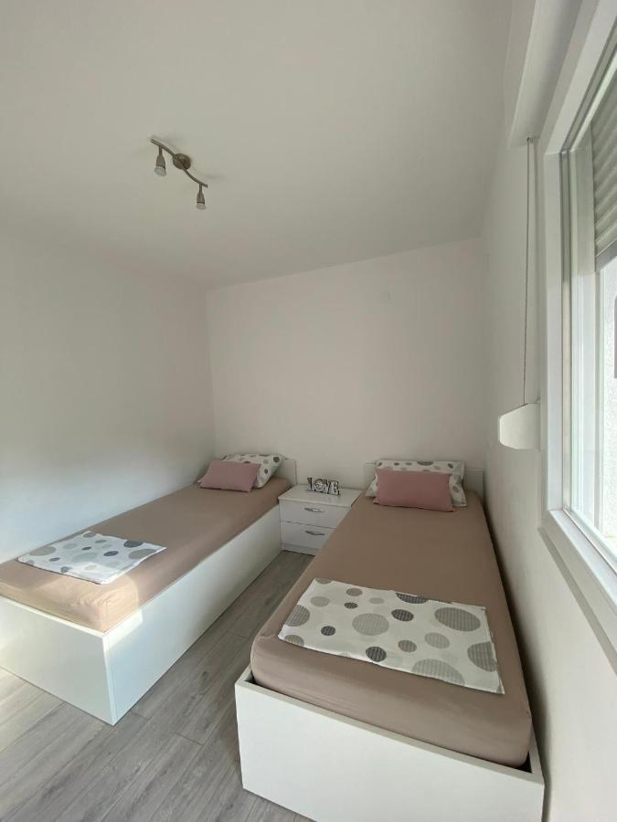 City Apartment Domagoj オミシュ エクステリア 写真