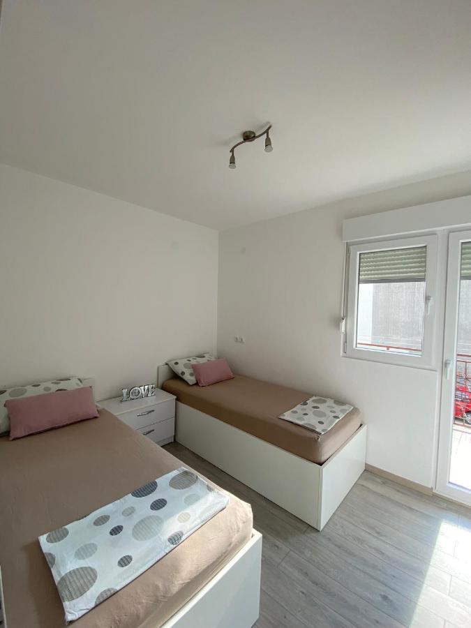 City Apartment Domagoj オミシュ エクステリア 写真