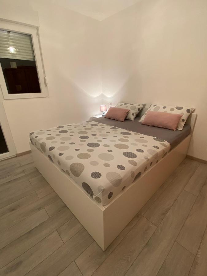 City Apartment Domagoj オミシュ エクステリア 写真