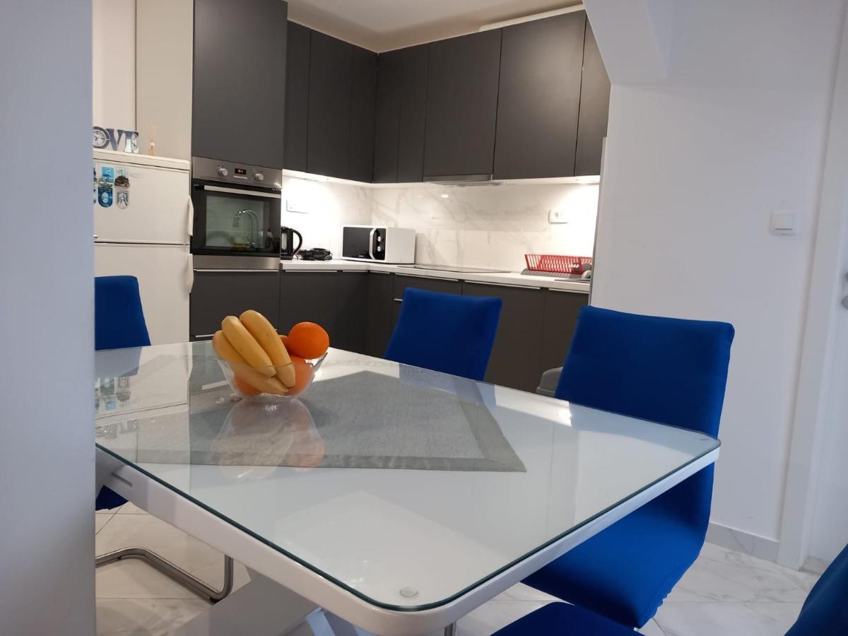 City Apartment Domagoj オミシュ エクステリア 写真